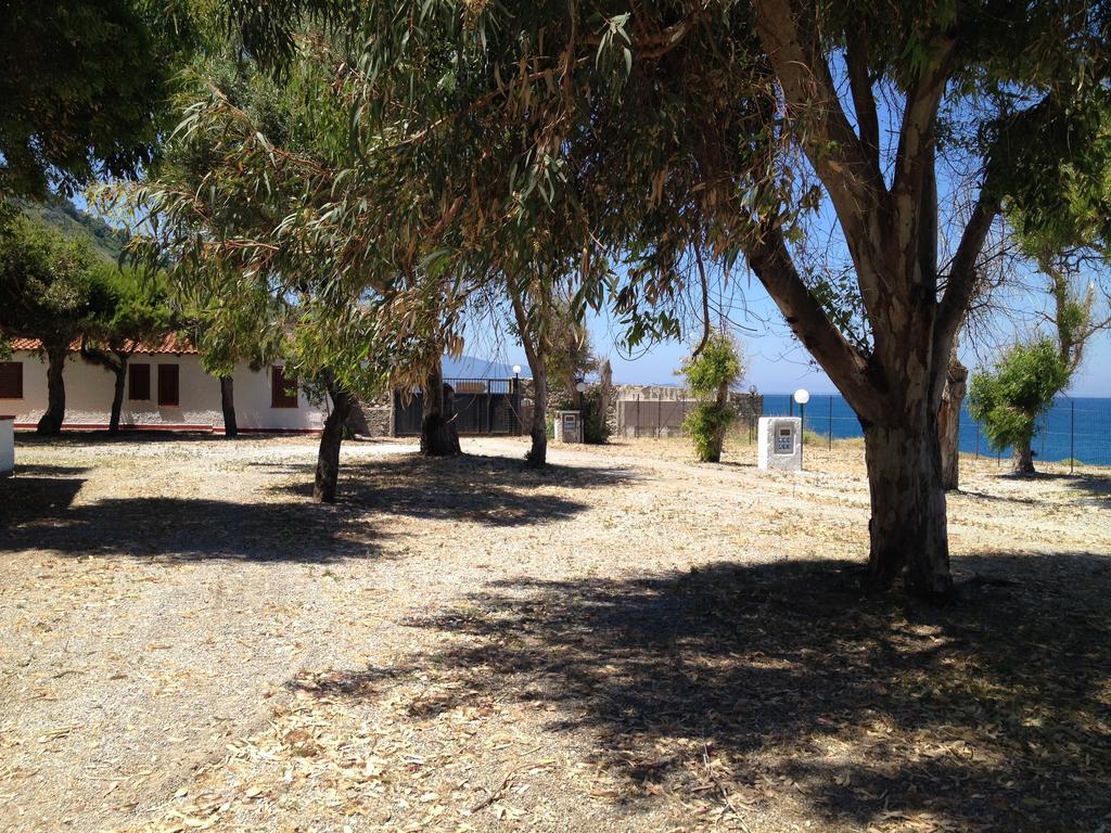 Camping B&B Gioiosa Gioiosa Marea Exterior photo
