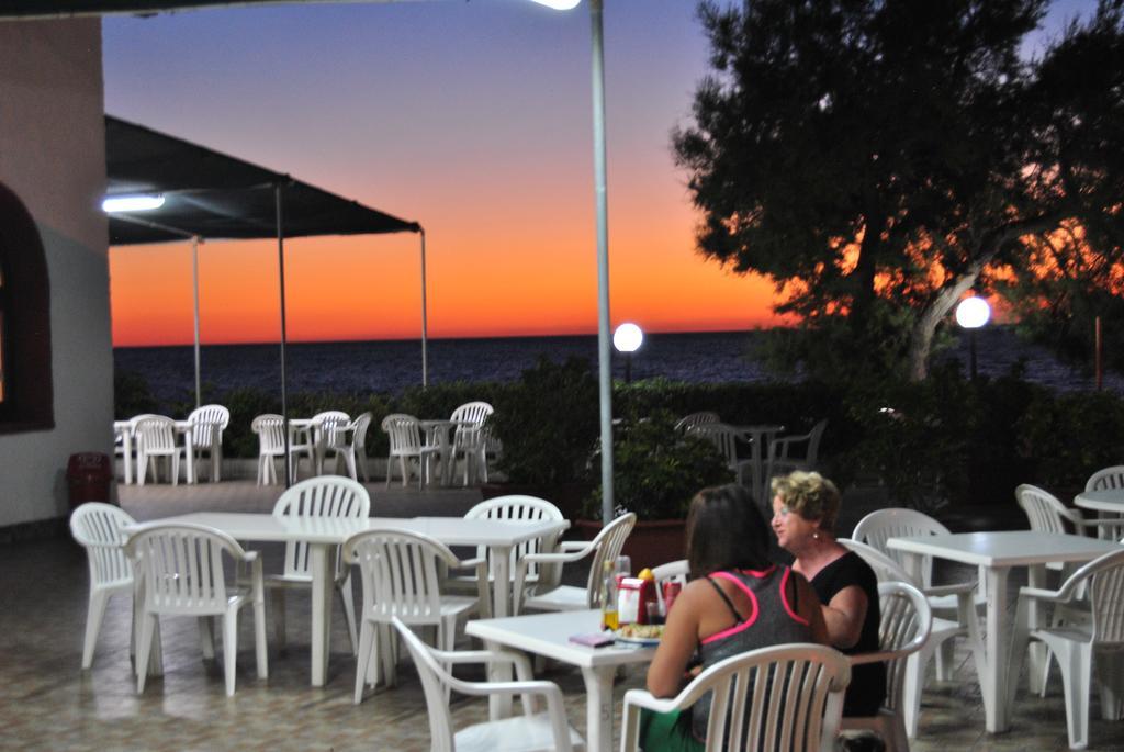 Camping B&B Gioiosa Gioiosa Marea Exterior photo