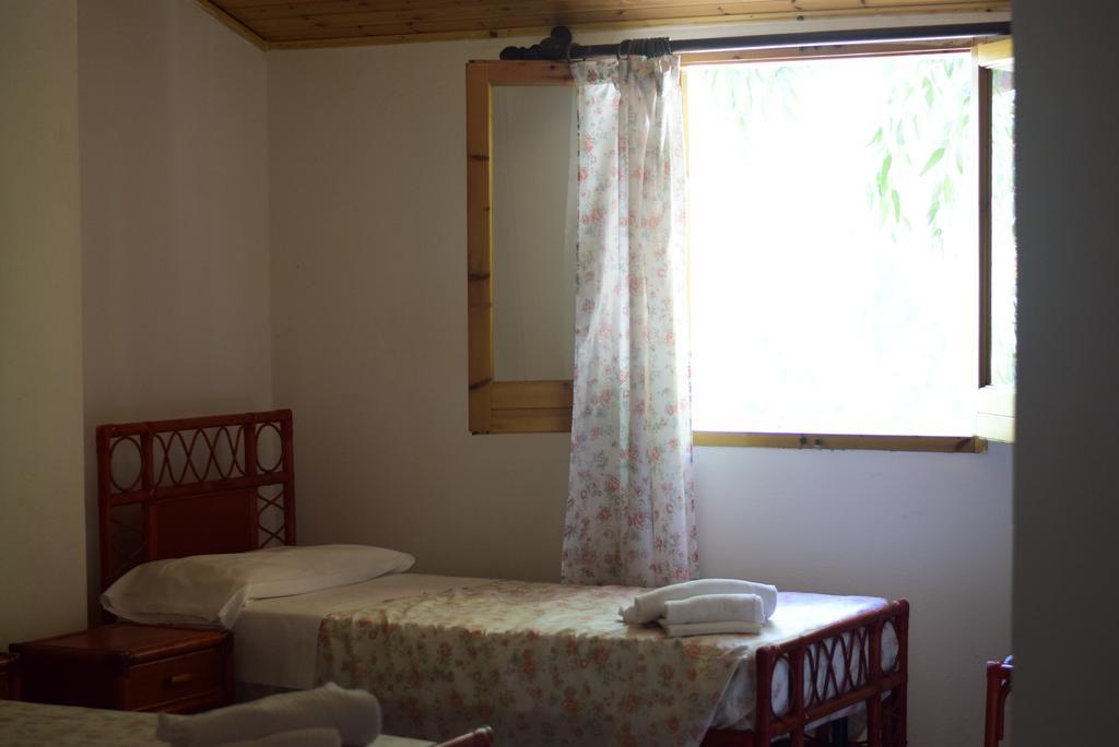 Camping B&B Gioiosa Gioiosa Marea Exterior photo