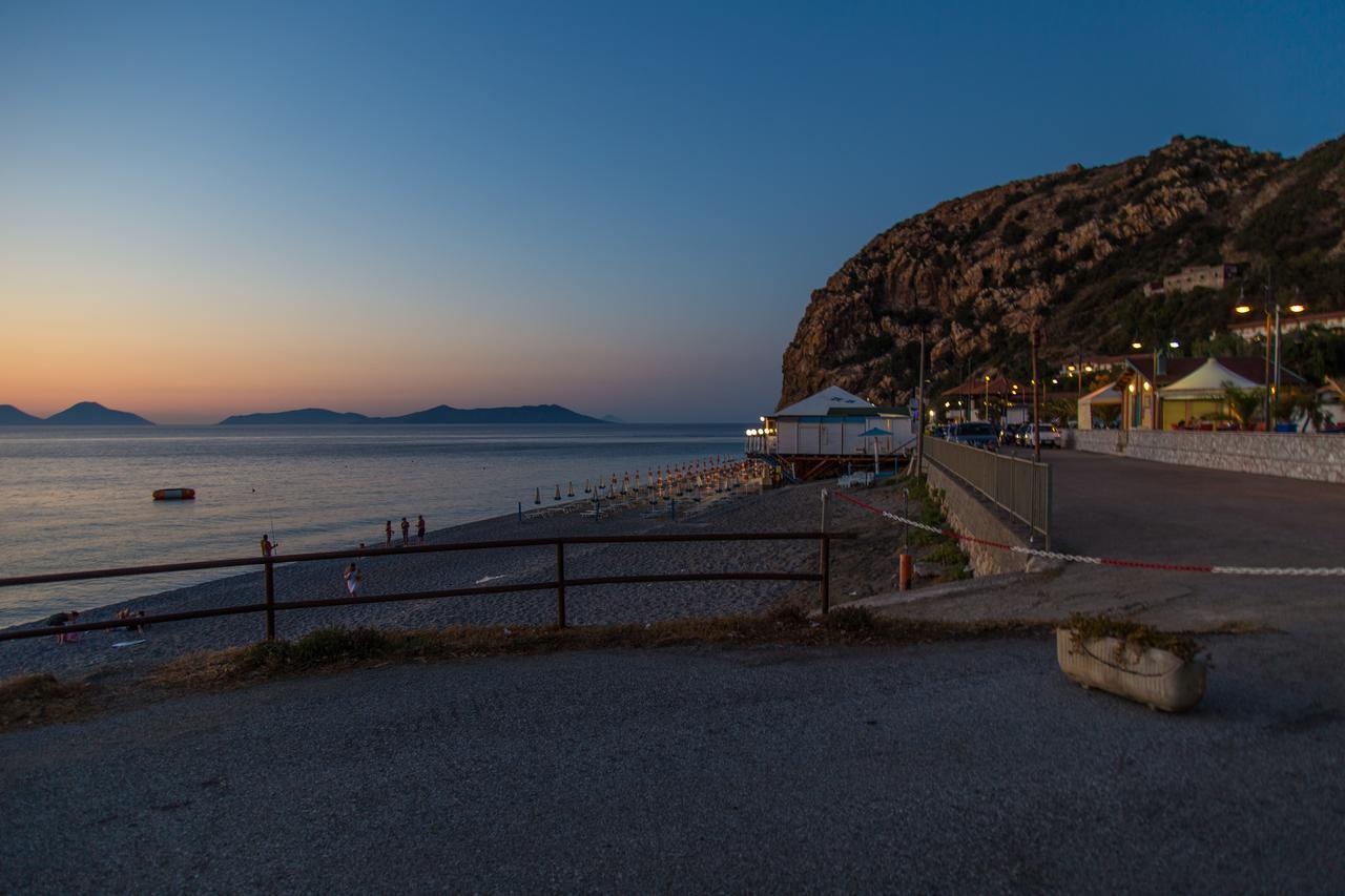 Camping B&B Gioiosa Gioiosa Marea Exterior photo