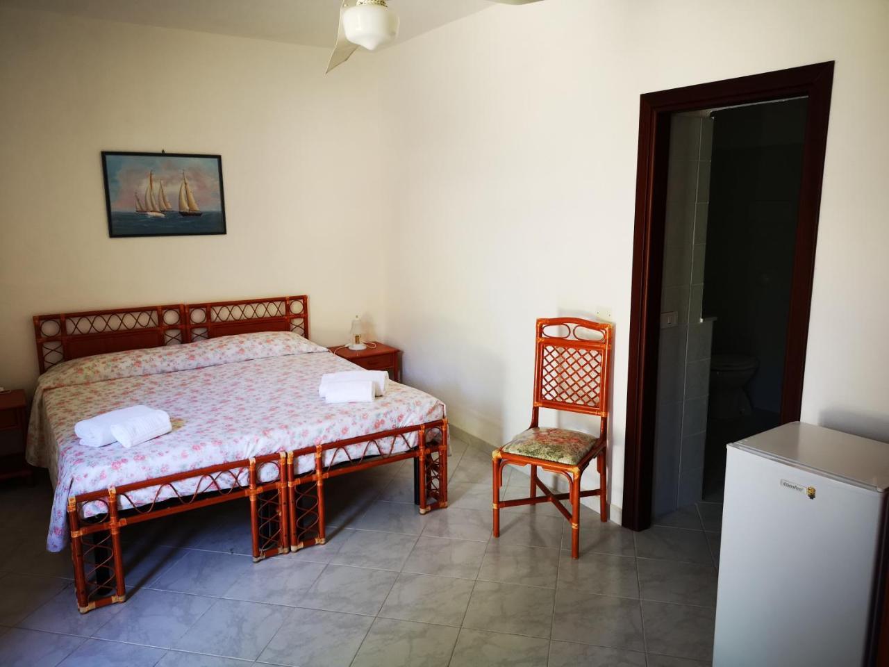 Camping B&B Gioiosa Gioiosa Marea Exterior photo