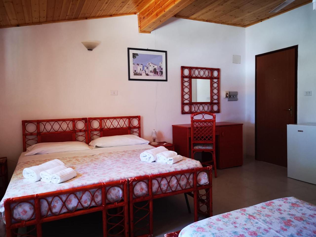 Camping B&B Gioiosa Gioiosa Marea Exterior photo