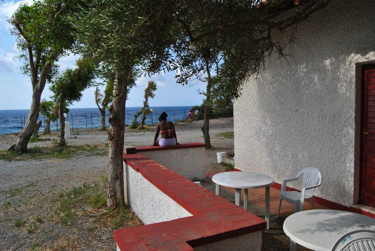 Camping B&B Gioiosa Gioiosa Marea Exterior photo